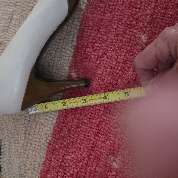 Sesto Meucci Elegant Gray and Black Heels - Picture 16 of 16